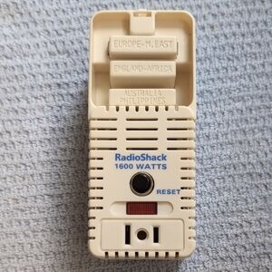 vintage Radio Shack 1600watts Foreign Travel Converter
